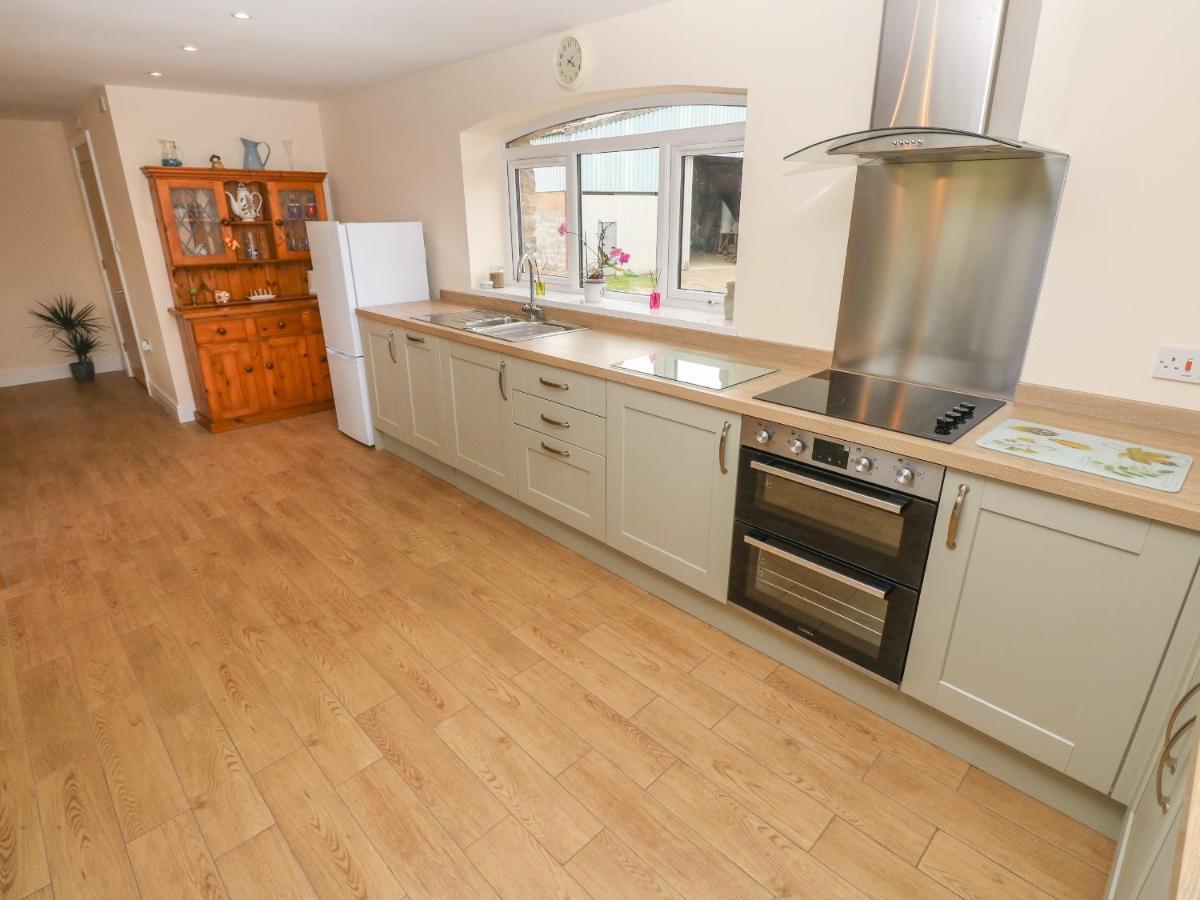 Woodpecker Barn Vila Pontyclun Exterior foto
